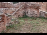 04633 ostia - regio i - insula xiv - domus di amore e psiche (i,xiv,5) - 3. raum - westseite - suedwestecke - nordostecke - 09-2023.jpg